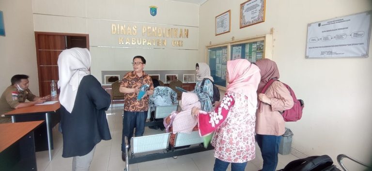 Penguatan Pendidikan Berbasis Lingkungan: Penyerahan Laporan Kurikulum Mulok DAS dan Gambut ke Dinas Pendidikan OKI