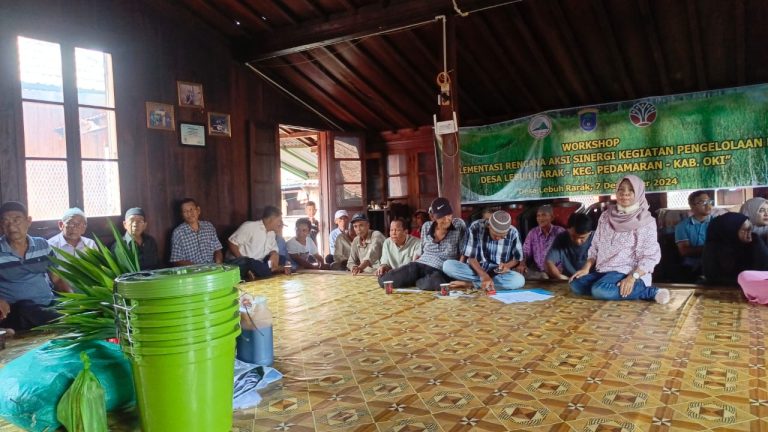 Mendorong Aksi Nyata Pengelolaan Lingkungan : Workshop Implementasi Rencana Aksi Sinergi di Desa Lebuh Rarak